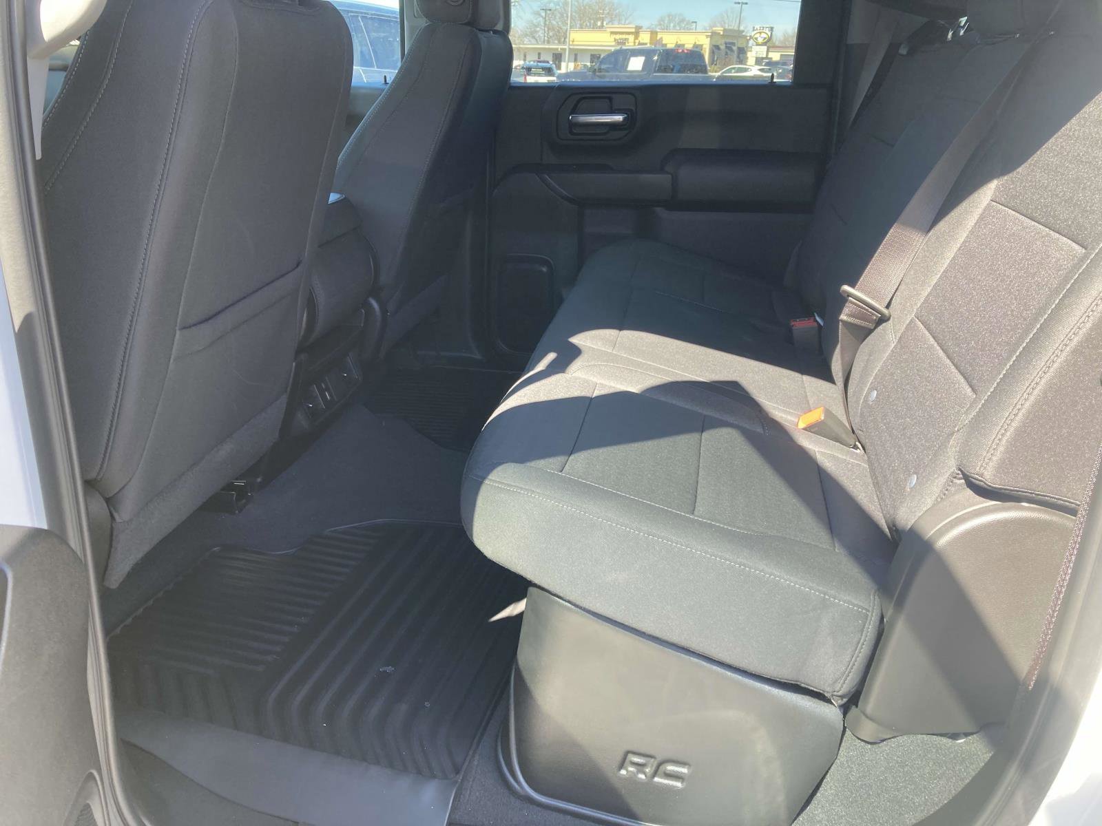 Used 2024 Chevrolet Silverado 2500 Custom w/ Custom Convenience Package image 9