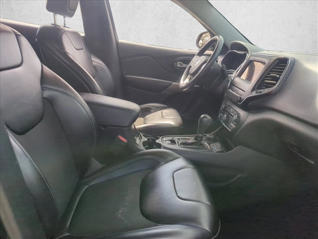 Used 2019 Jeep Cherokee Latitude Plus w/ Comfort/Convenience Group image 20