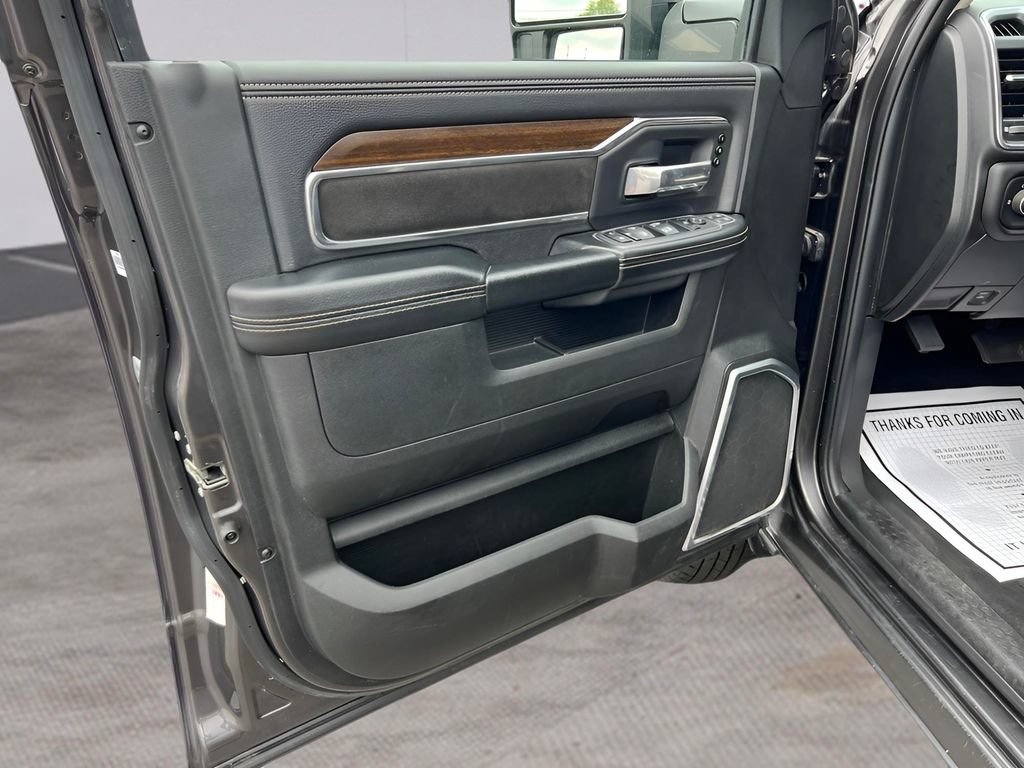 Used 2024 RAM 3500 Laramie AWD/4WD image 60
