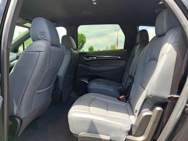 Used 2023 Buick Enclave Essence AWD/4WD image 10