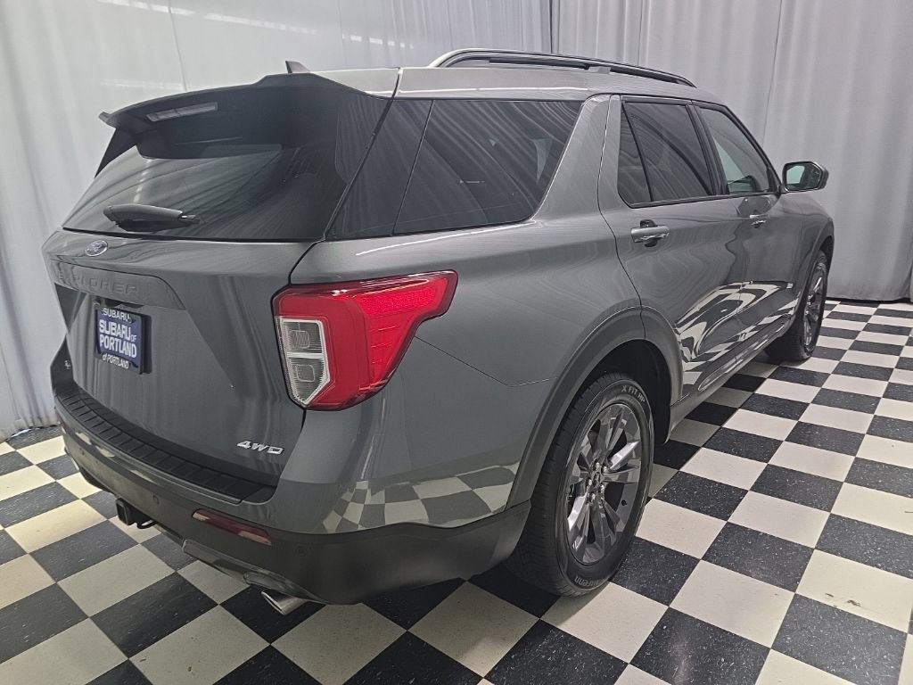 Used 2024 Ford Explorer XLT w/ Equipment Group 202A AWD/4WD image 5