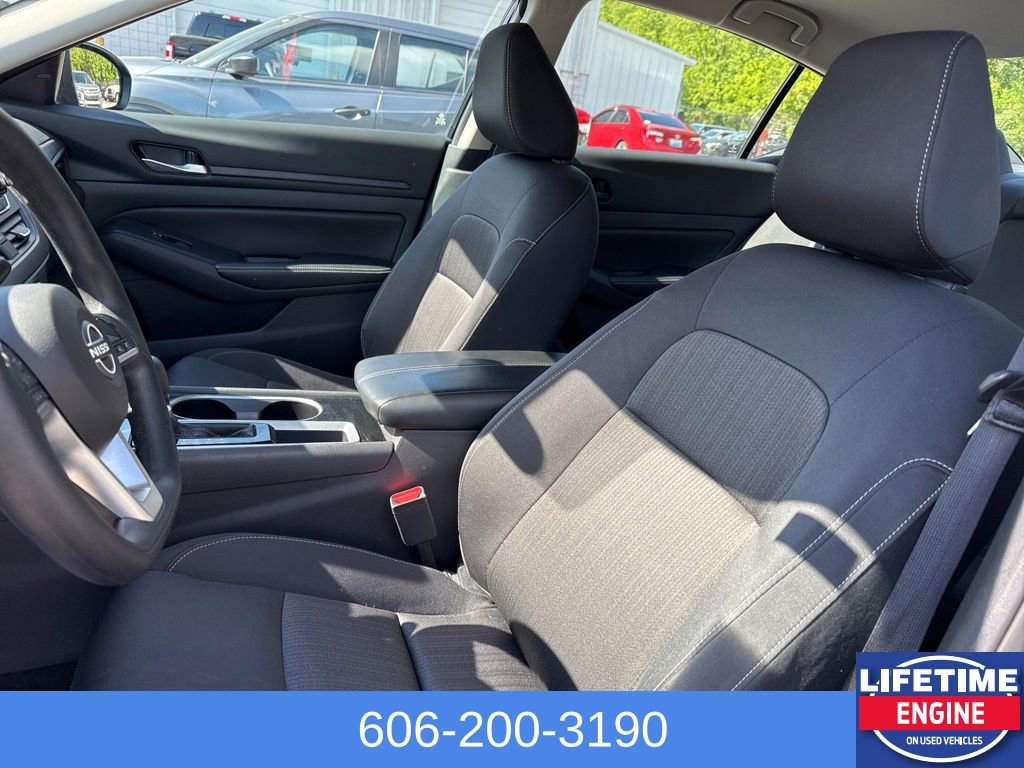 Used 2024 Nissan Altima 2.5 SV FWD image 22