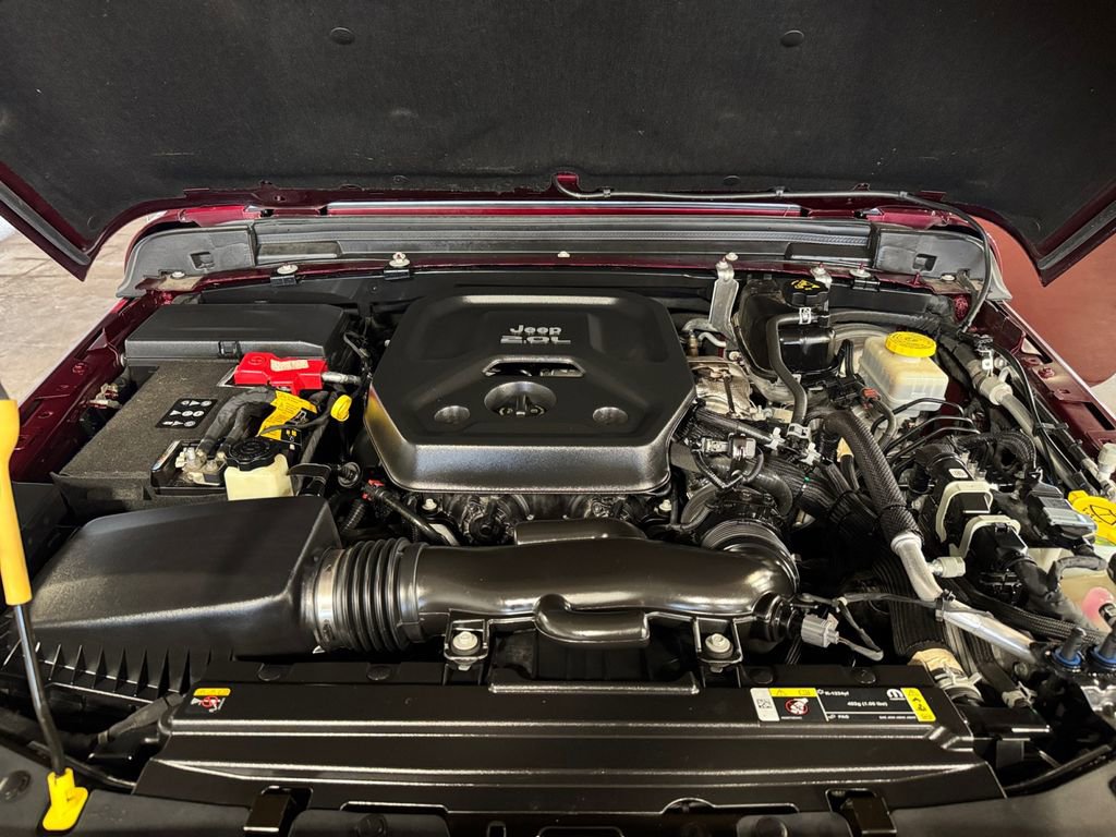 Used 2021 Jeep Wrangler Unlimited Sahara AWD/4WD image 27