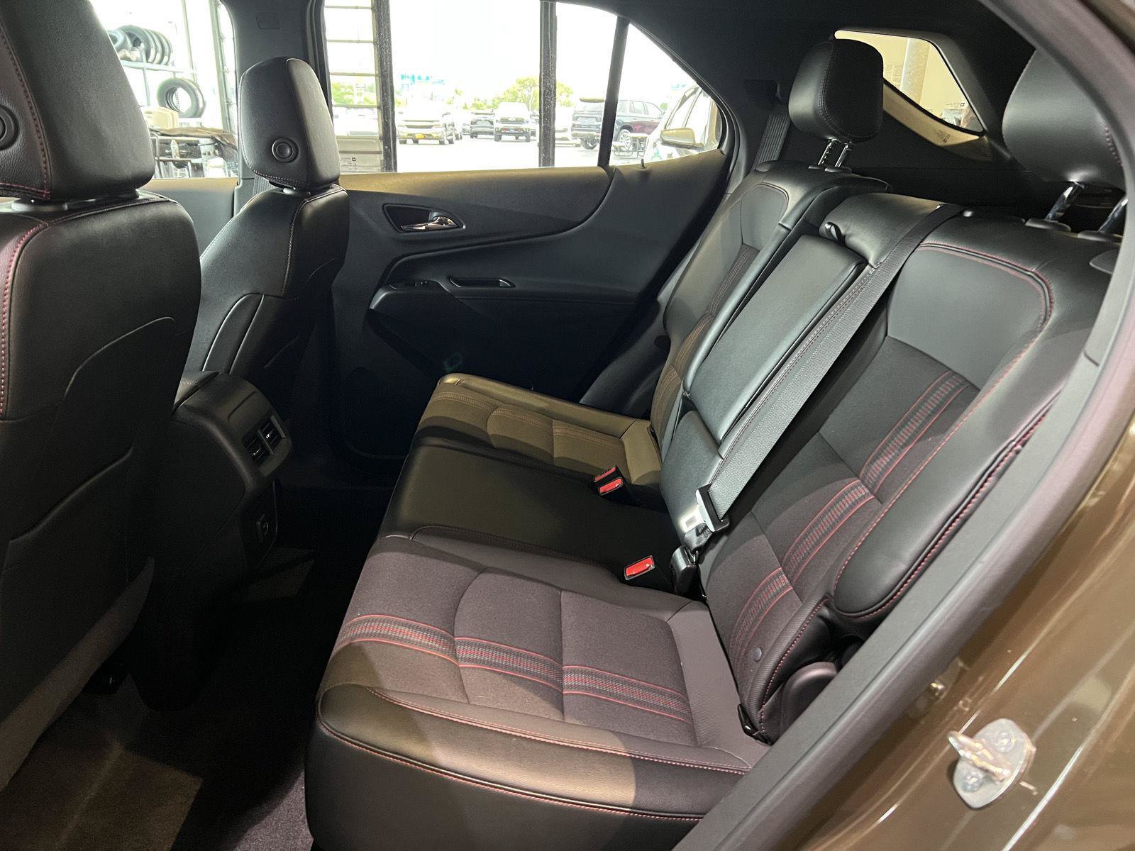 Used 2024 Chevrolet Equinox RS AWD/4WD image 19