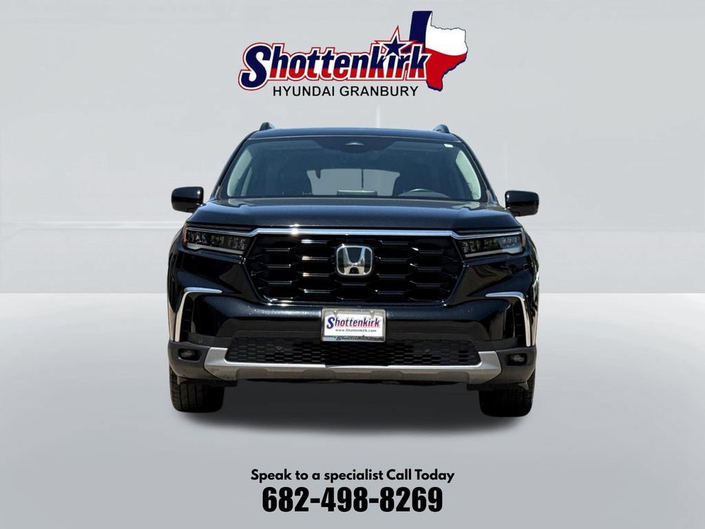 Used 2023 Honda Pilot Touring image 2
