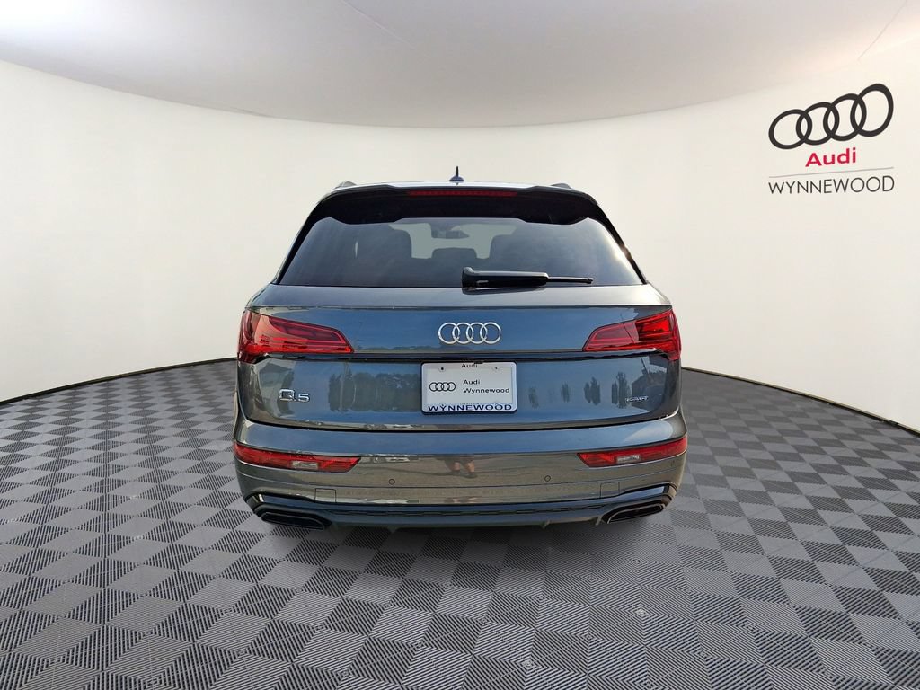 Certified 2025 Audi Q5 2.0T Premium w/ Convenience Plus Package AWD/4WD image 5