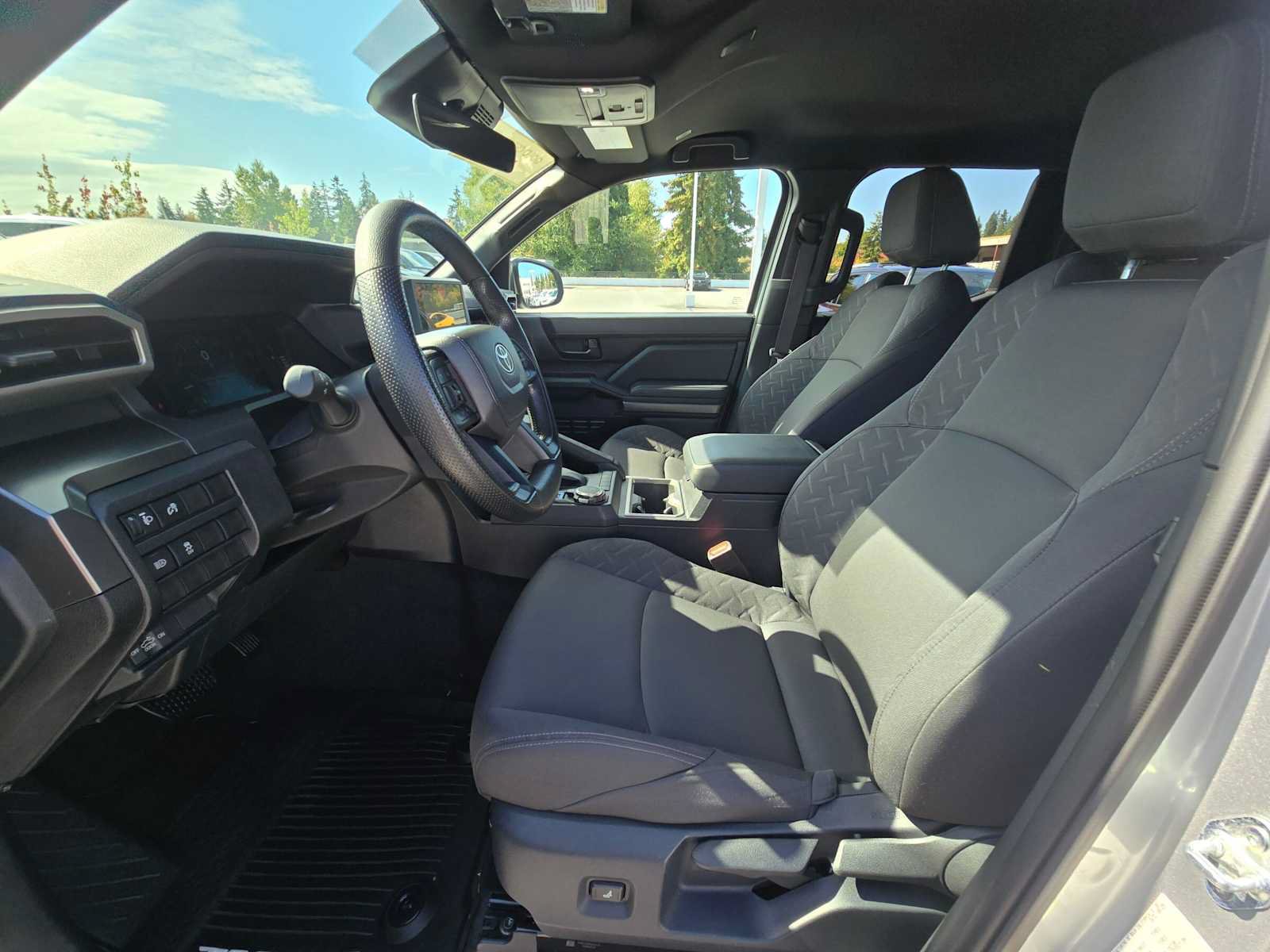 Certified 2025 Toyota Tacoma SR5 AWD/4WD image 21