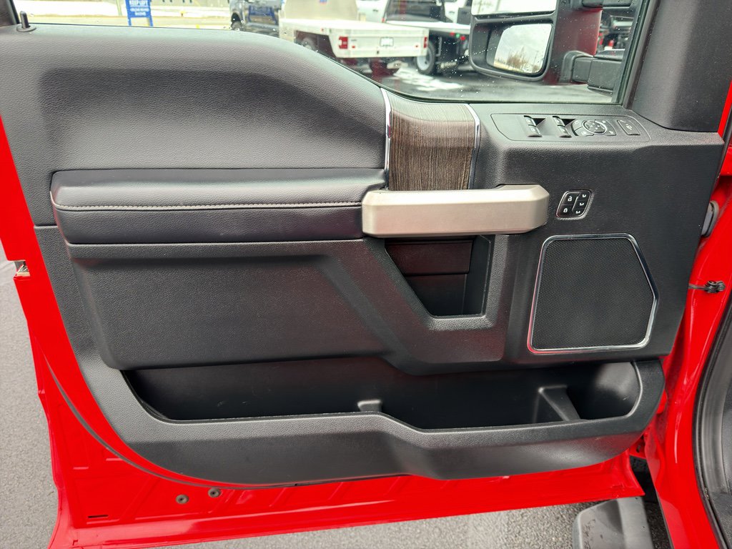 Used 2021 Ford F350 Lariat w/ Chrome Package image 15