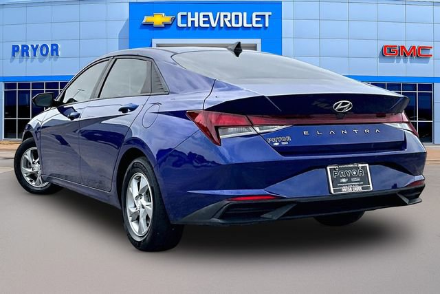 Used 2021 Hyundai Elantra SE FWD image 4
