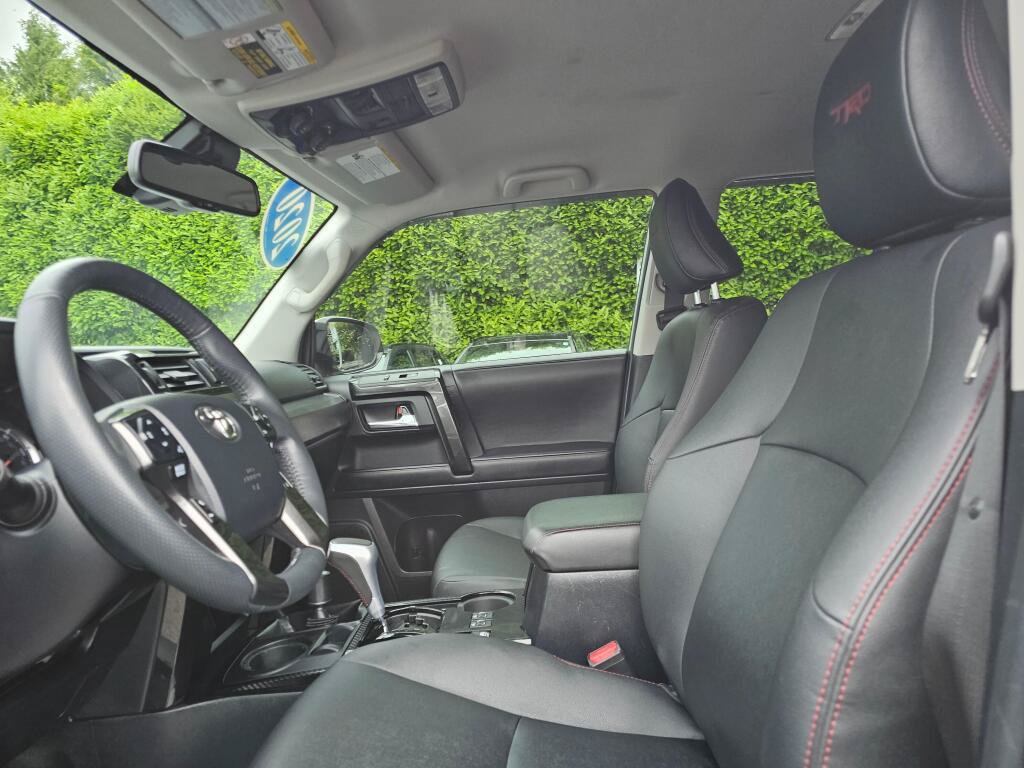 Used 2020 Toyota 4Runner TRD Off-Road Premium AWD/4WD image 23