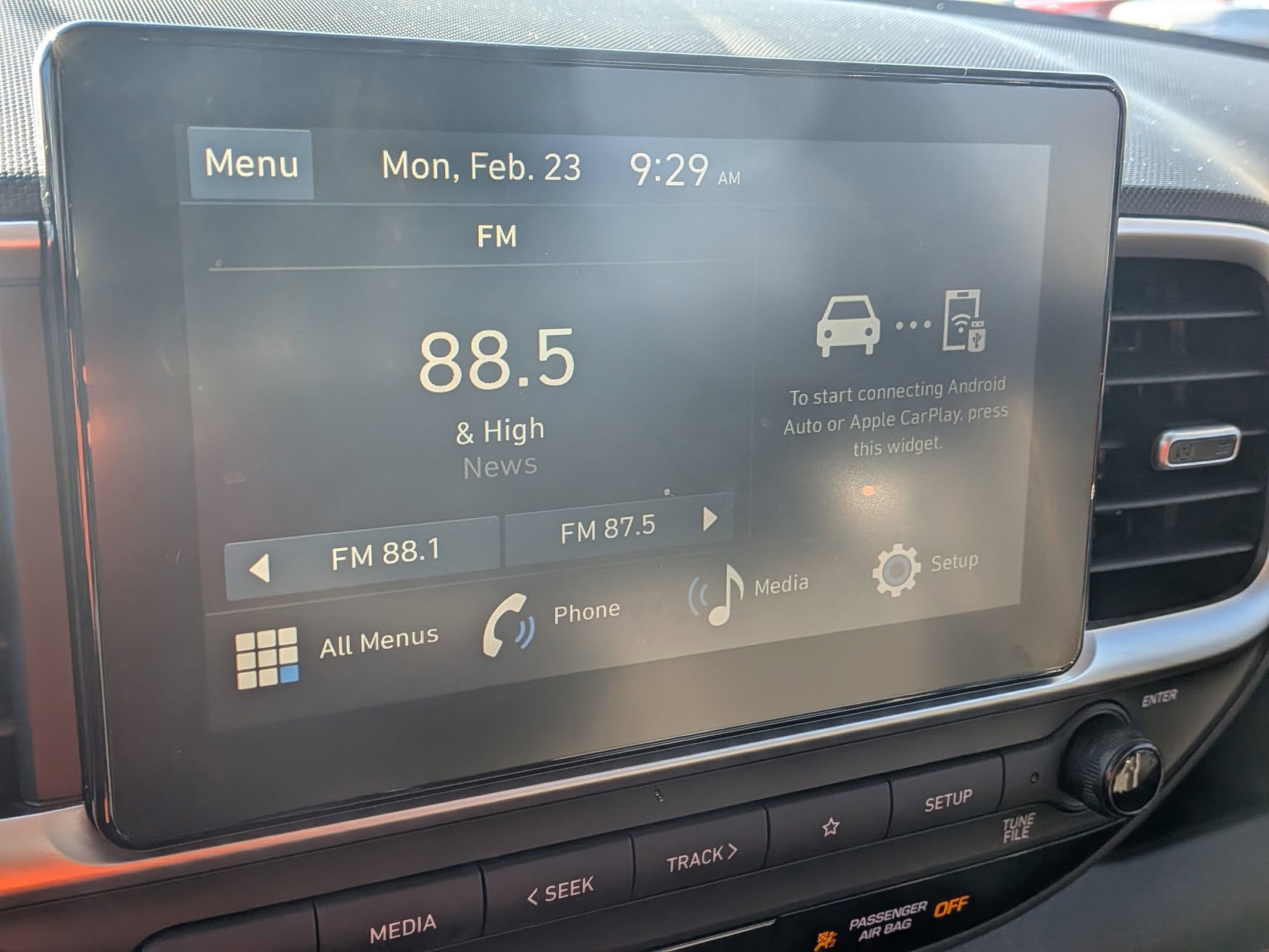 Used 2024 Hyundai Venue SEL image 27