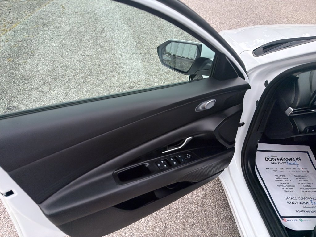 Used 2022 Hyundai Elantra SEL FWD image 11