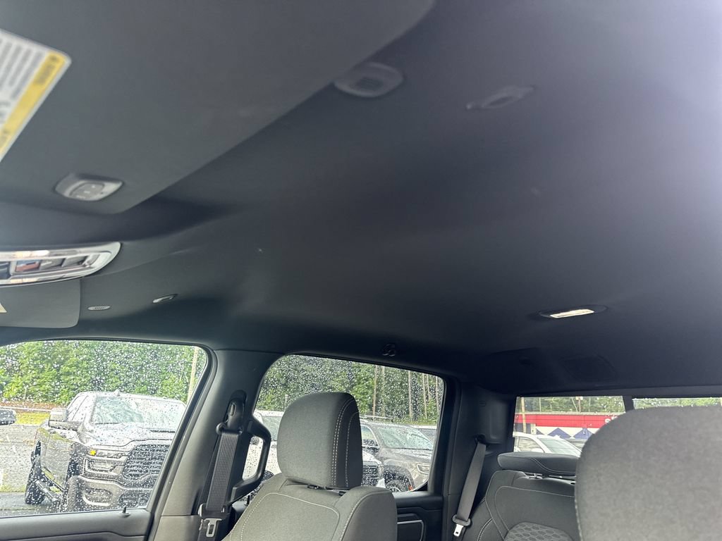 Used 2025 RAM 1500 Big Horn AWD/4WD image 32