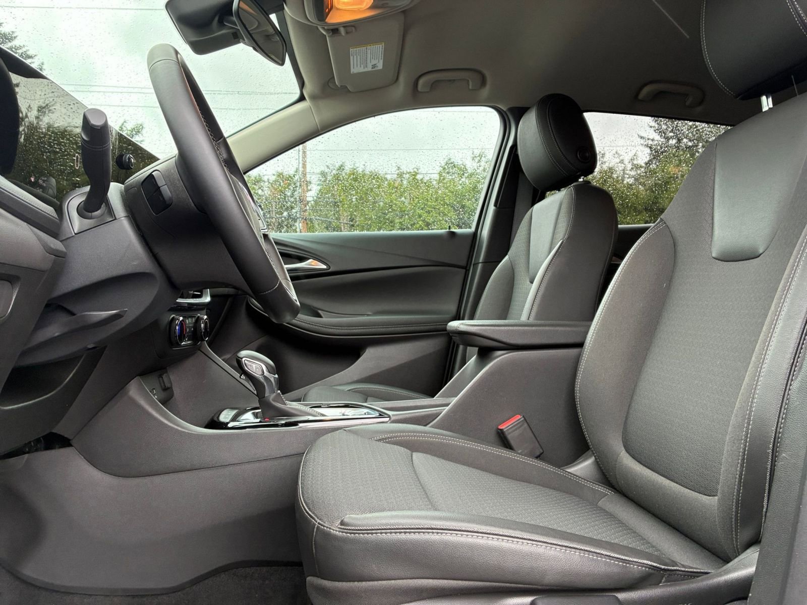 Used 2025 Buick Encore GX Preferred AWD/4WD image 28