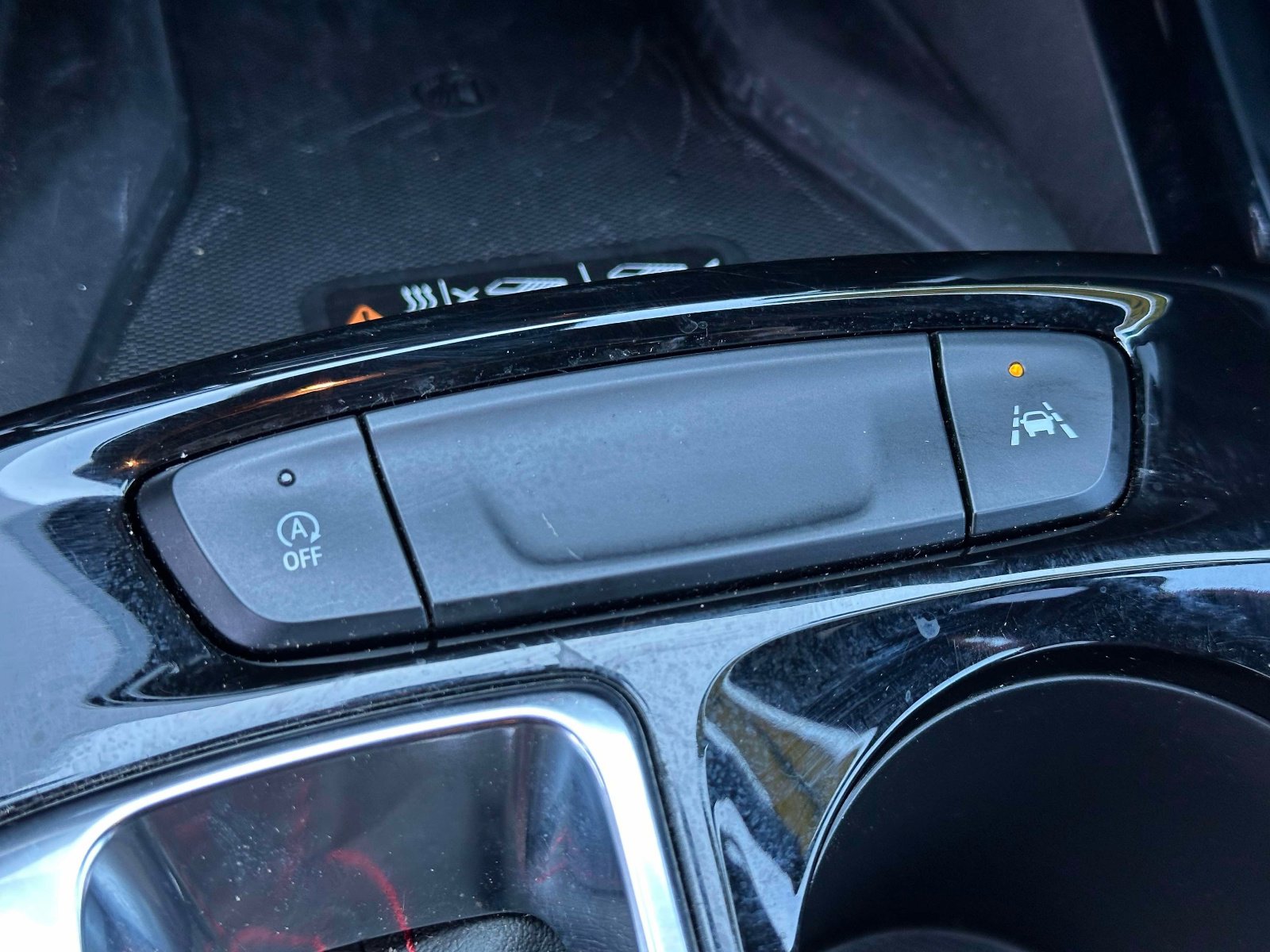 Certified 2024 Chevrolet Trax RS w/ Sunroof Package image 31