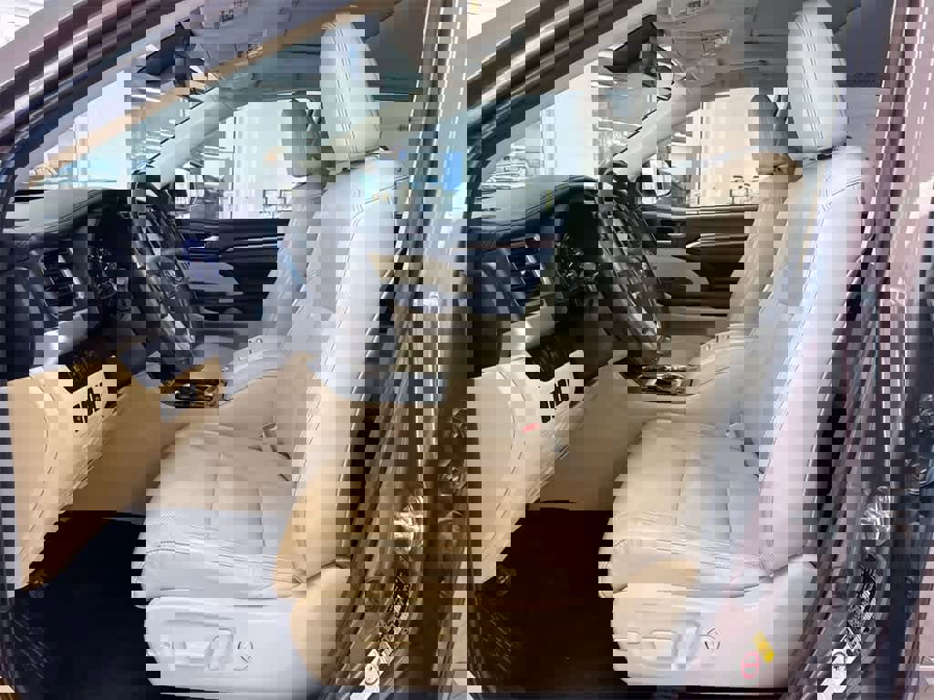 Used 2018 Toyota Highlander Limited image 17