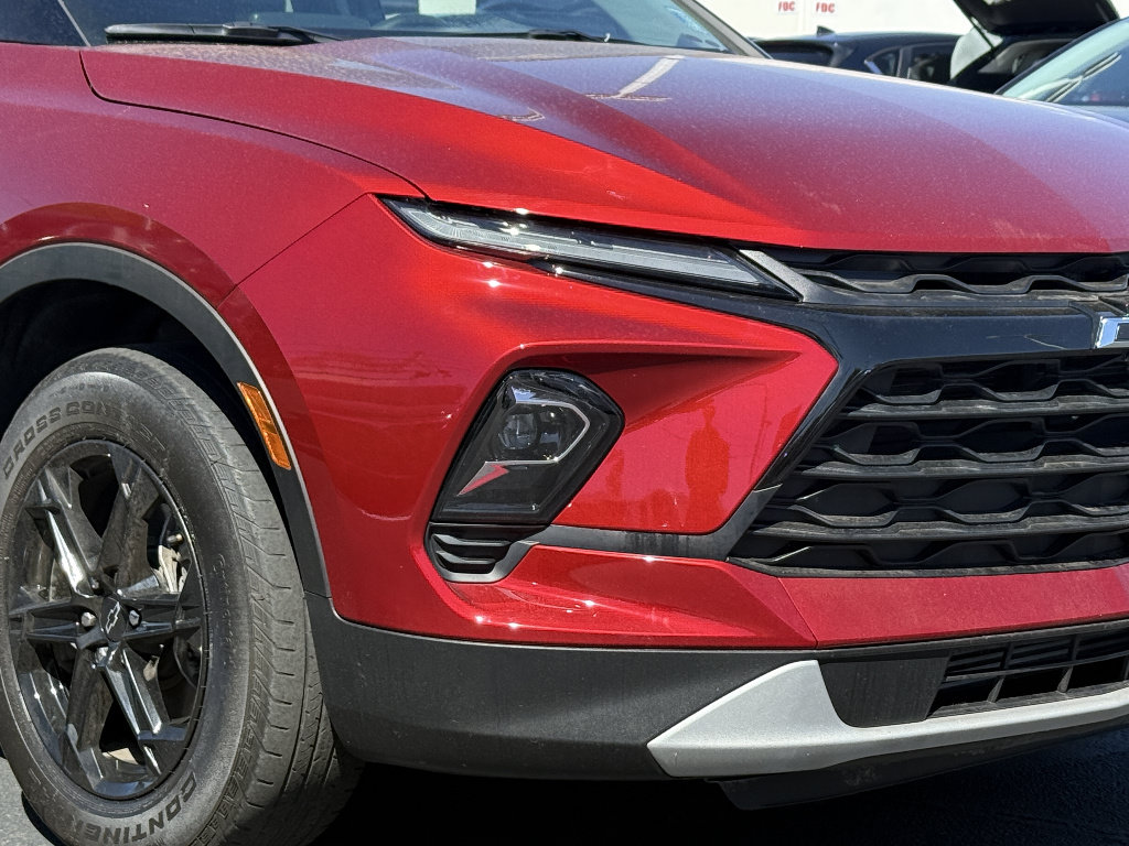 Used 2024 Chevrolet Blazer LT w/ Midnight/Sport Edition FWD image 2