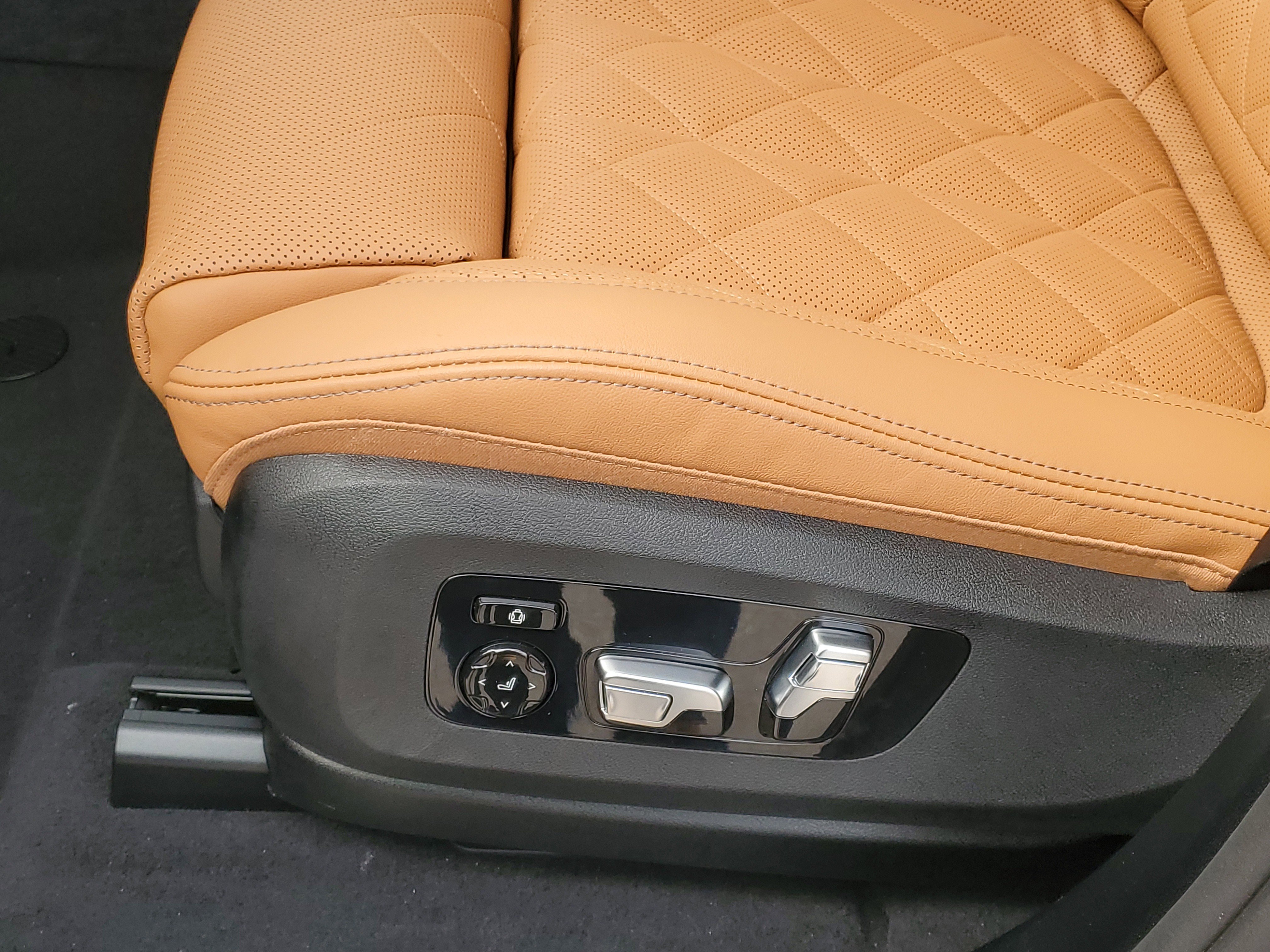 New 2026 BMW X7 xDrive40i w/ Executive Package image 8