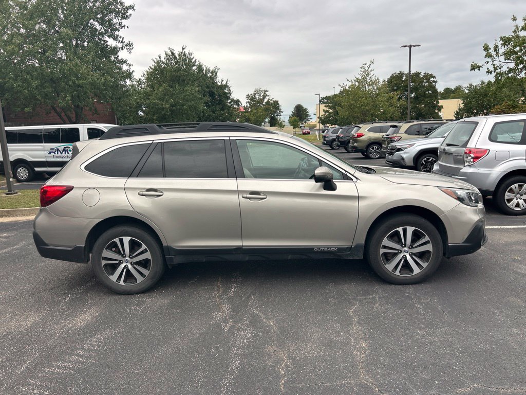 Used 2019 Subaru Outback 3.6R Limited AWD/4WD image 2