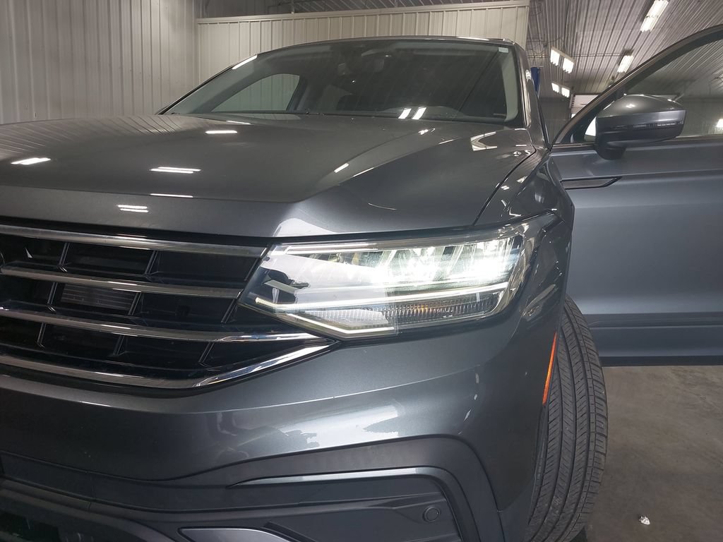 Used 2022 Volkswagen Tiguan SE AWD/4WD image 32