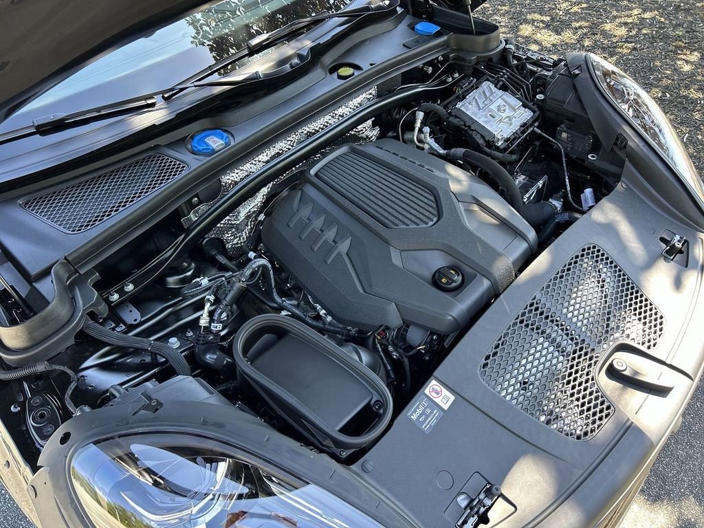 Certified 2025 Porsche Macan image 22