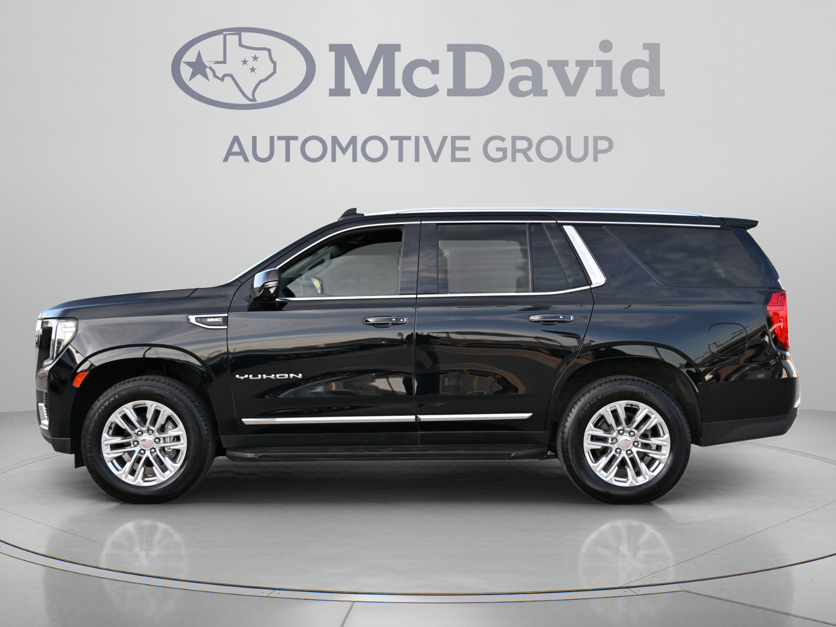 Used 2022 GMC Yukon SLT w/ SLT Premium Package AWD/4WD image 2