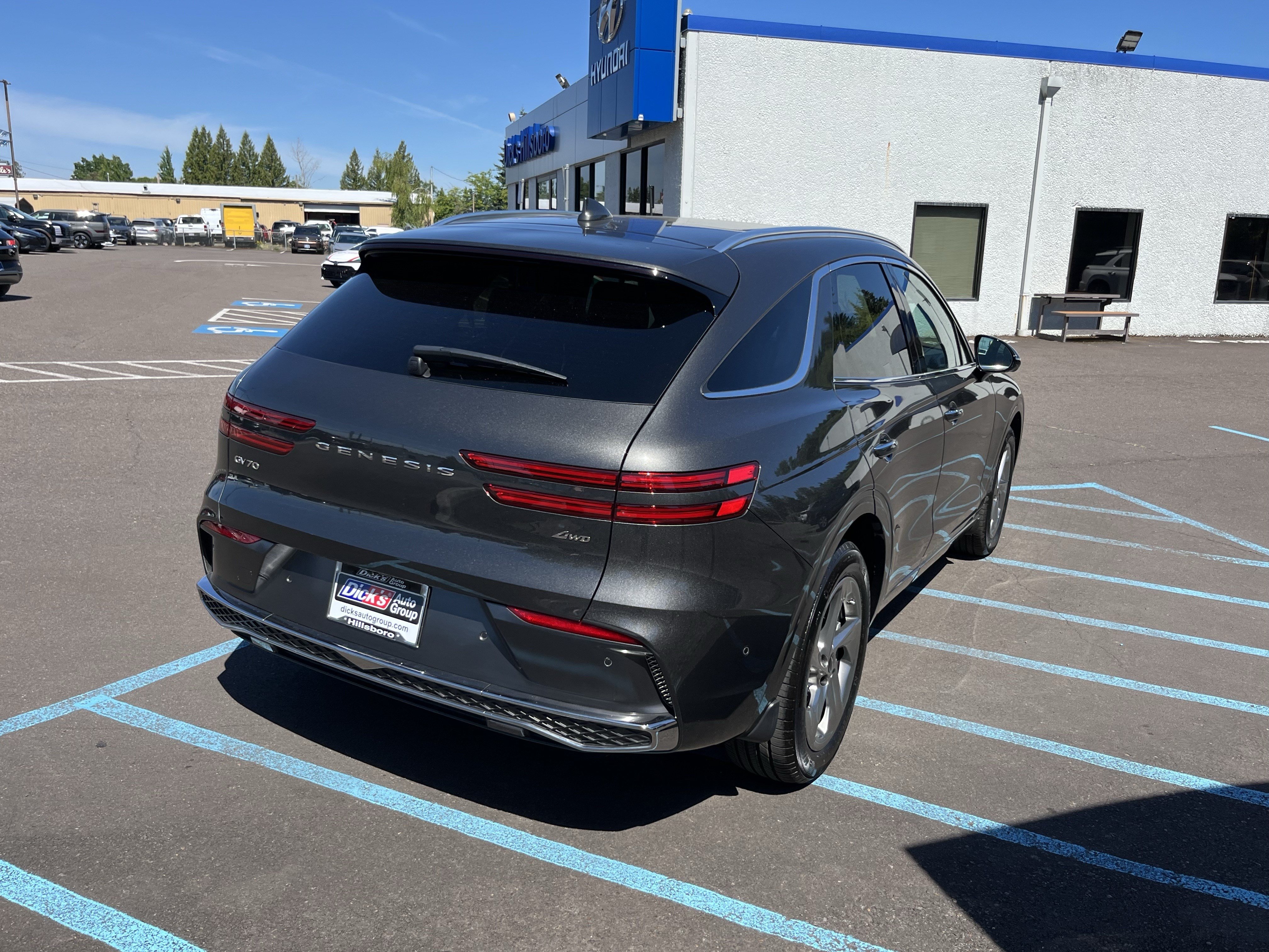 Used 2026 Genesis GV70 2.5T Advanced AWD/4WD image 5