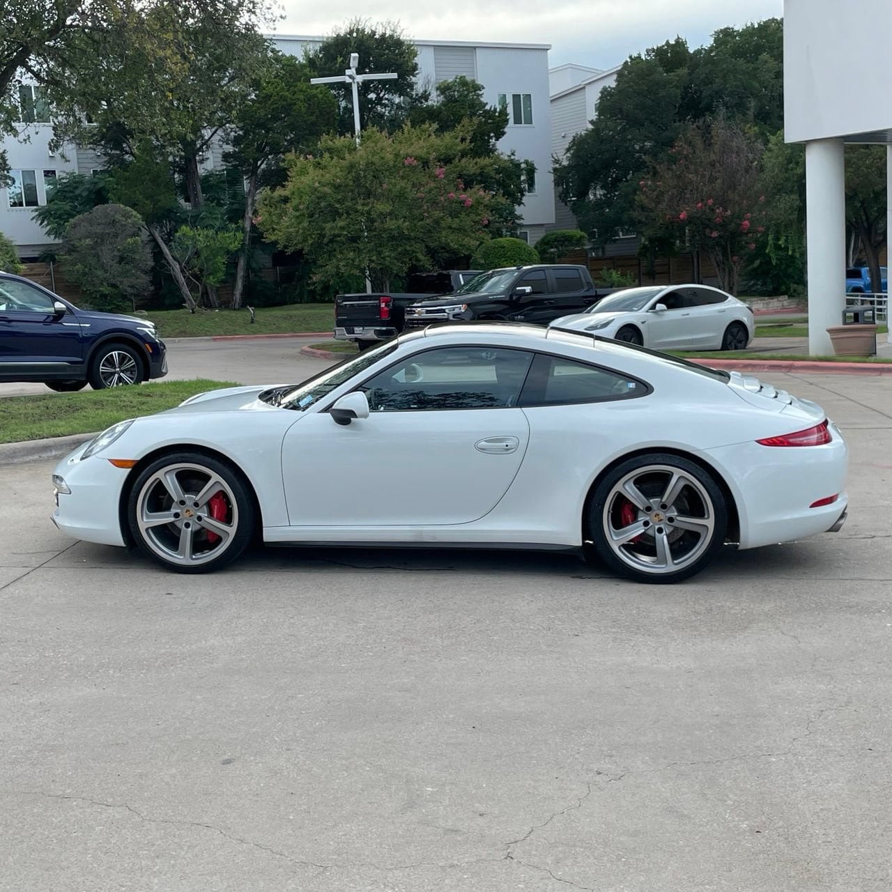 Used 2014 Porsche 911 Carrera 4S AWD/4WD image 3
