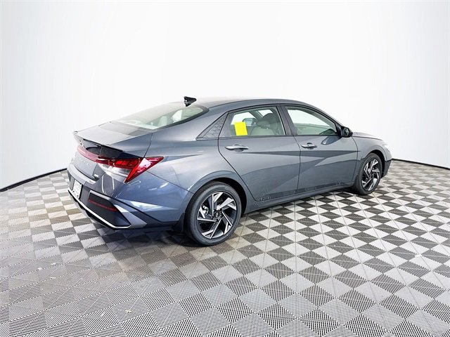 New 2025 Hyundai Elantra SEL image 8