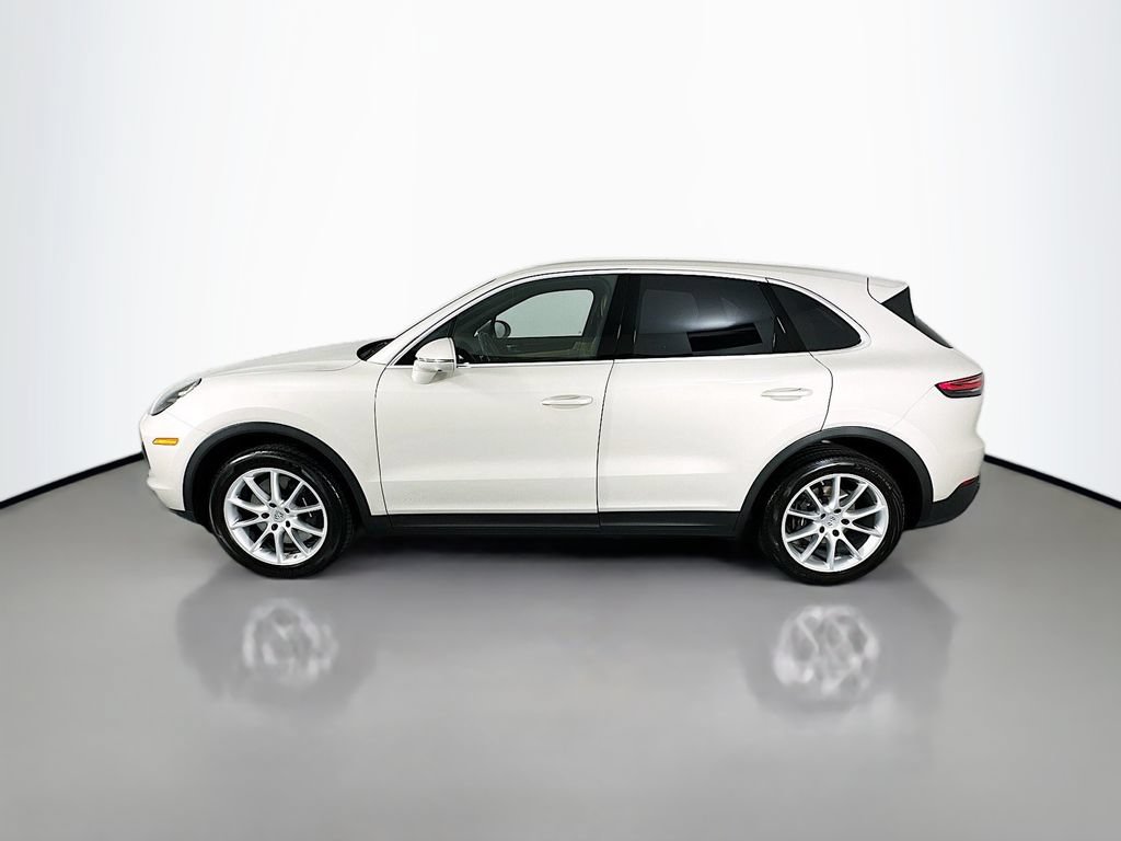 Certified 2023 Porsche Cayenne AWD/4WD image 3