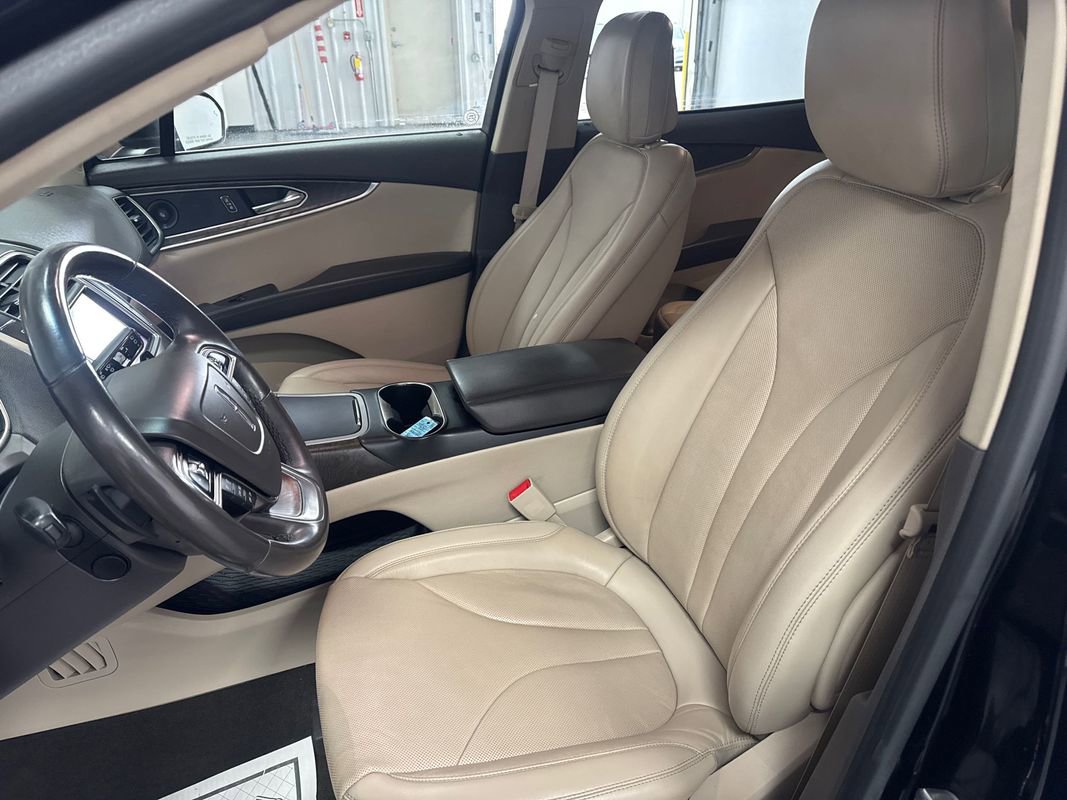 Used 2020 Lincoln Nautilus Reserve w/ Monochromatic Package image 10