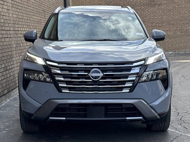 Used 2025 Nissan Rogue SL w/ Tech Package image 43