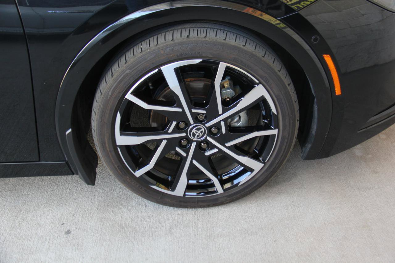 Used 2025 Toyota Prius Plug-In Hybrid image 34