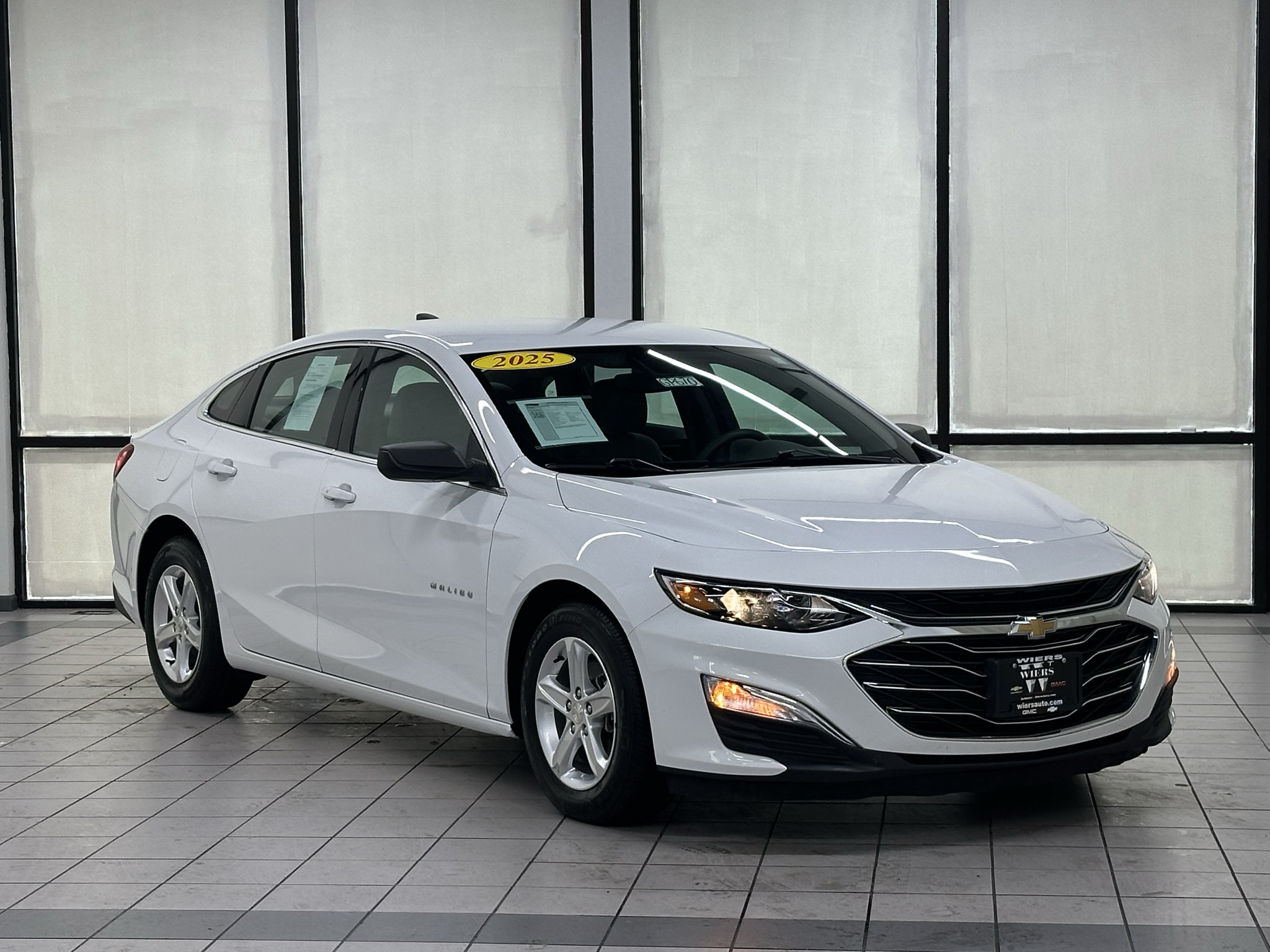 Used 2022 Chevrolet Malibu LS w/ LPO, Convenience Package 1 FWD image 1