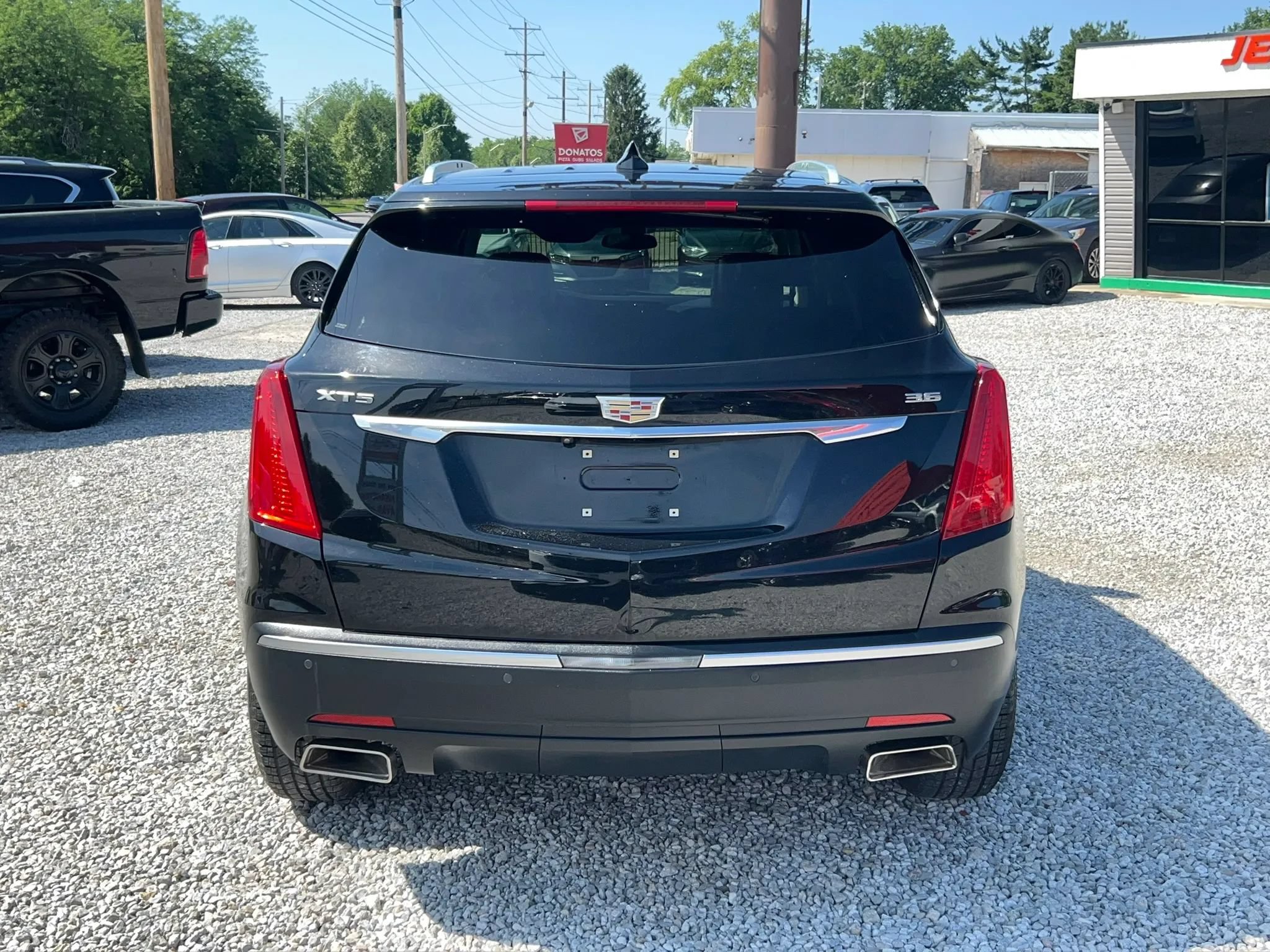 Used 2017 Cadillac XT5 Luxury w/ Driver Awareness Package FWD image 7
