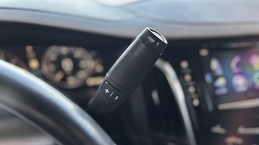 Used 2015 Cadillac Escalade Premium AWD/4WD image 28