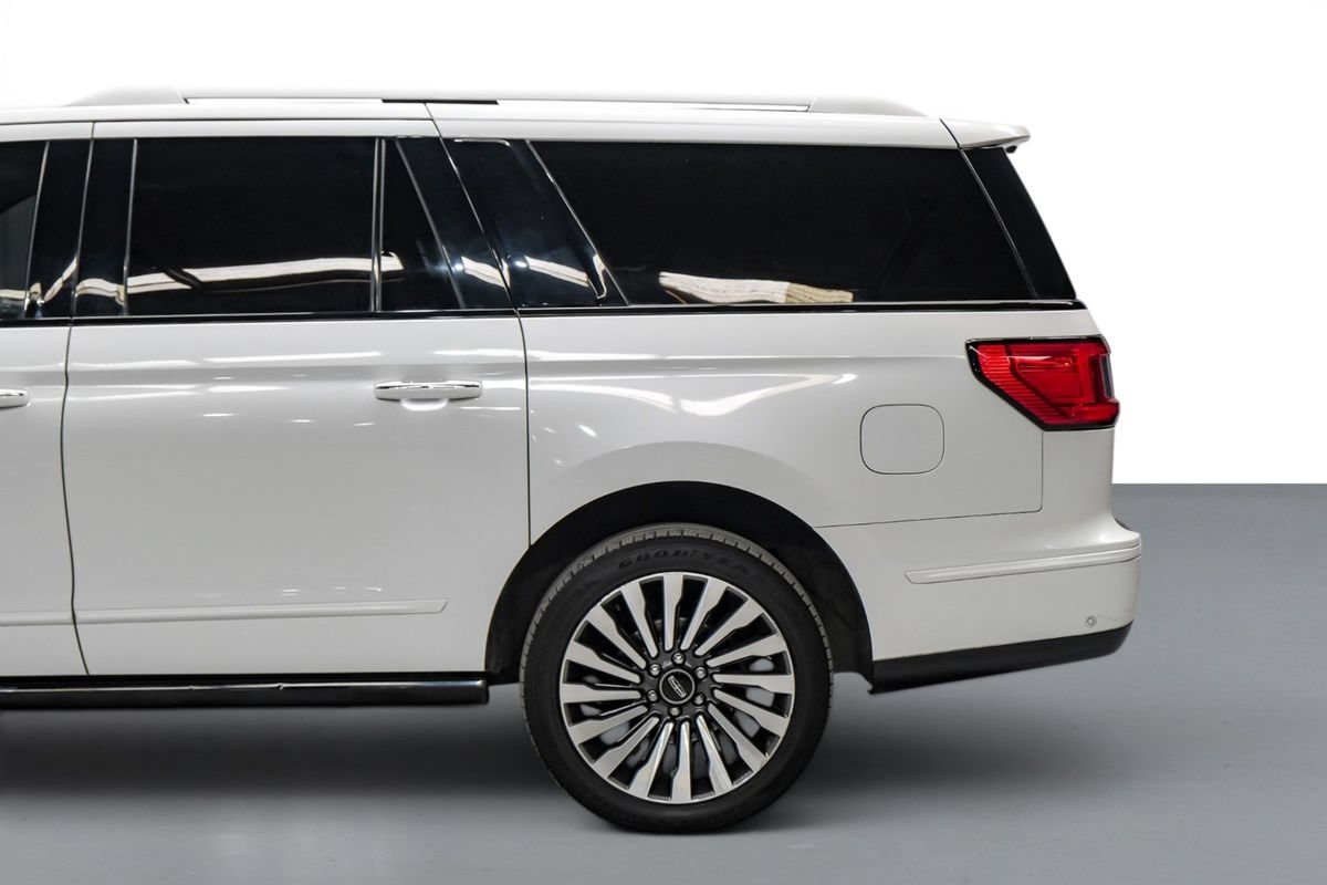 Used 2020 Lincoln Navigator L Reserve w/ Luxury Package RWD image 11