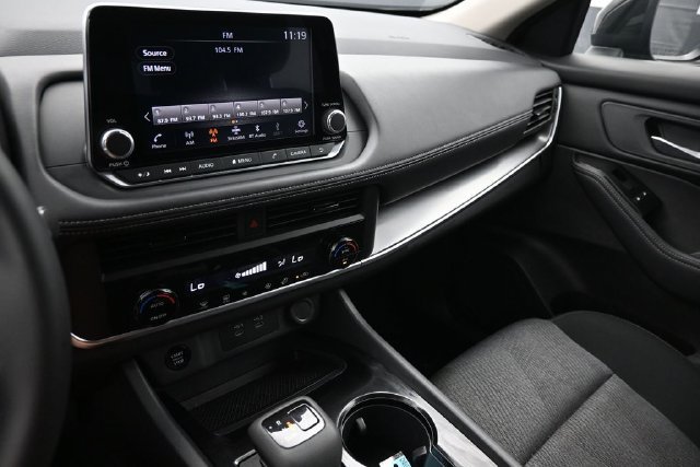 Used 2026 Nissan Rogue SV FWD image 11