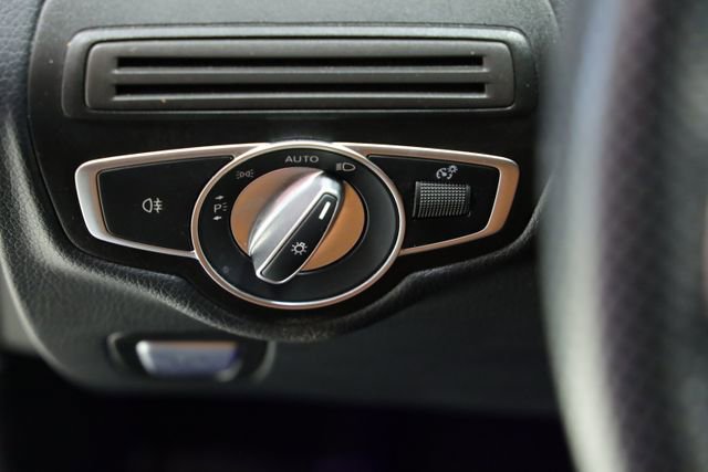 Used 2022 Mercedes-Benz GLC 300 4MATIC Coupe image 28