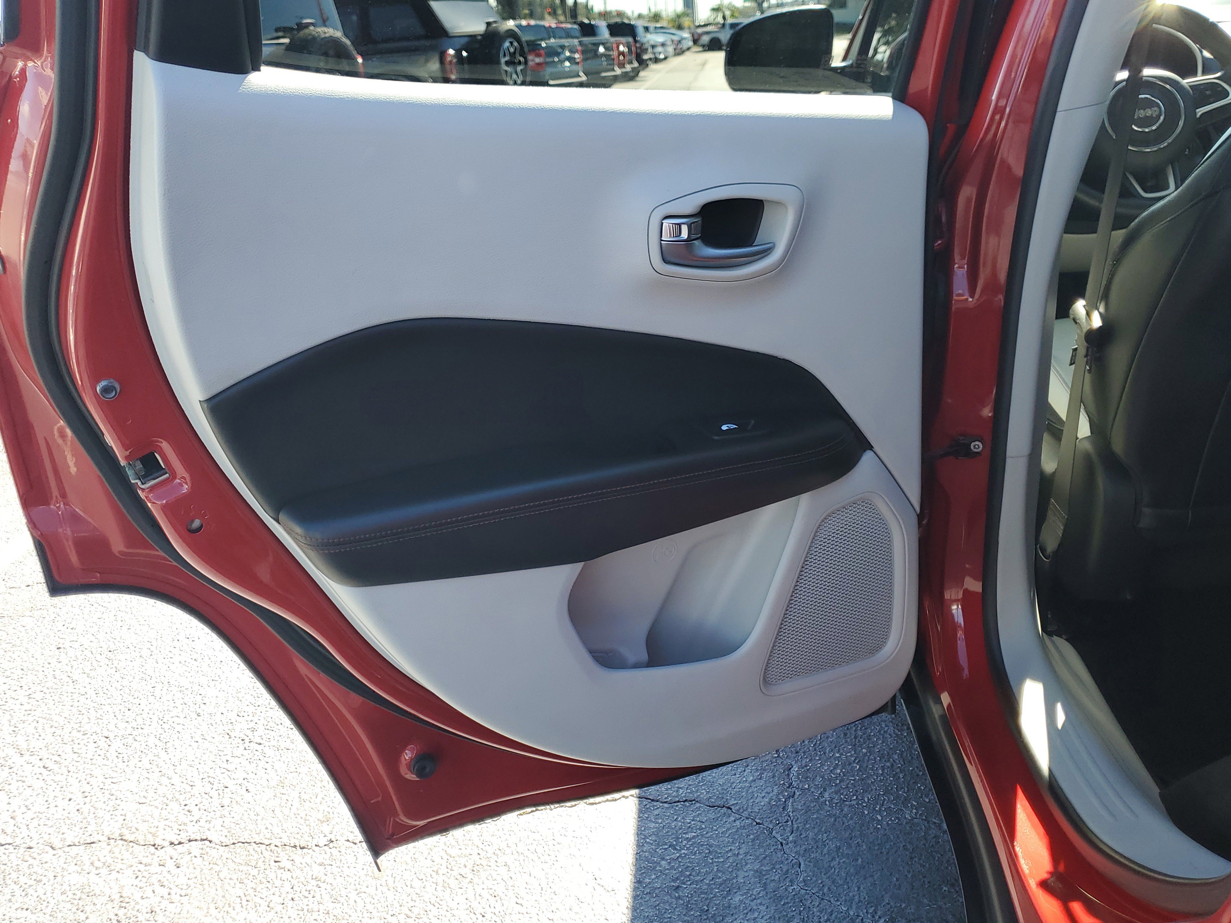 Used 2018 Jeep Compass Limited w/ Navigation Group image 10