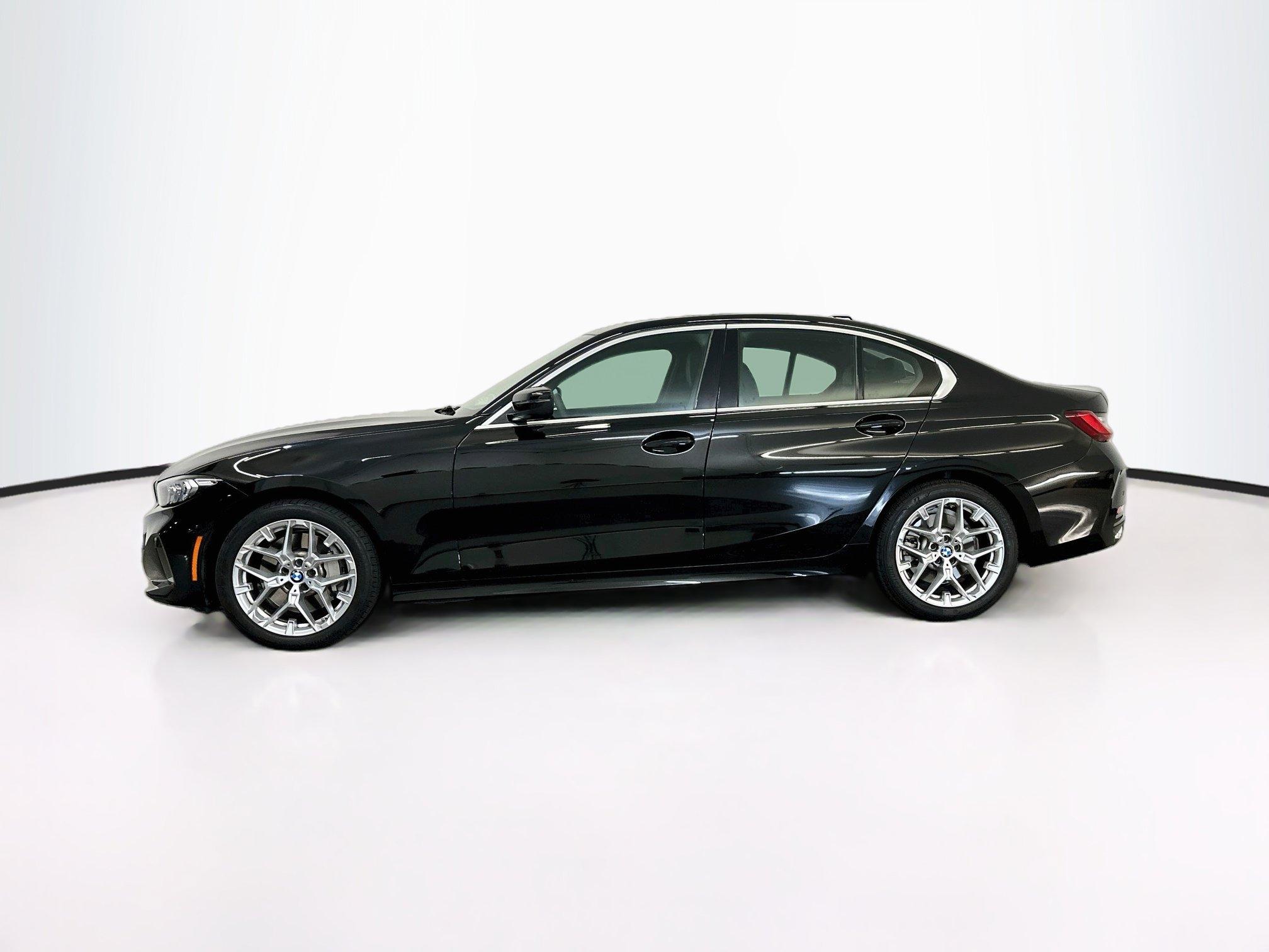 Used 2026 BMW 330i xDrive Sedan AWD/4WD image 4
