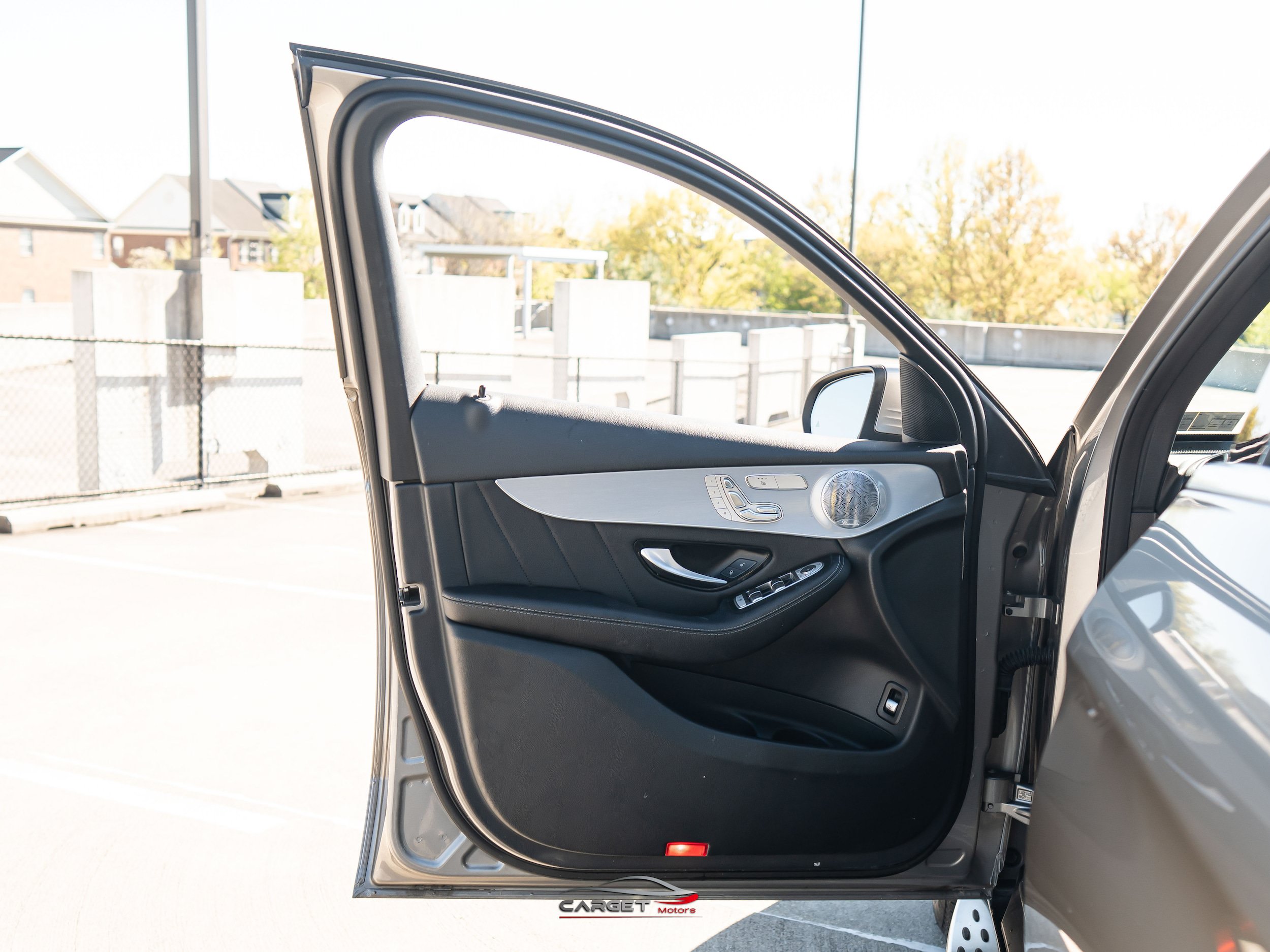 Used 2019 Mercedes-Benz GLC 300 4MATIC w/ Multimedia Package image 38
