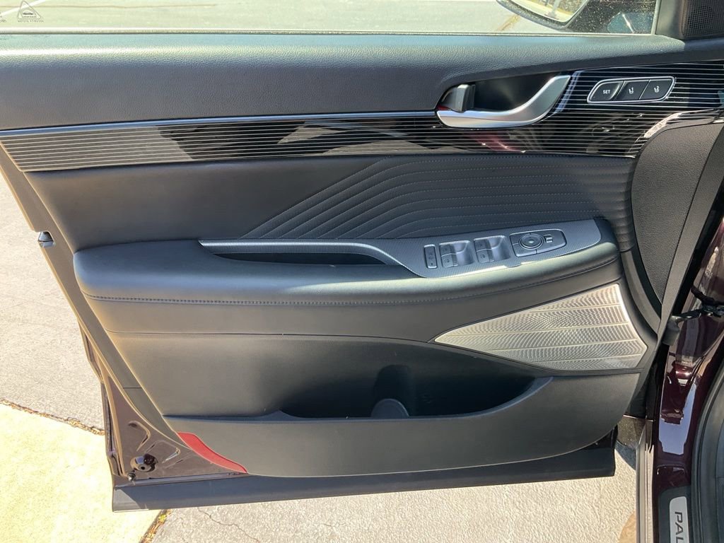 Used 2024 Hyundai Palisade Calligraphy FWD image 3