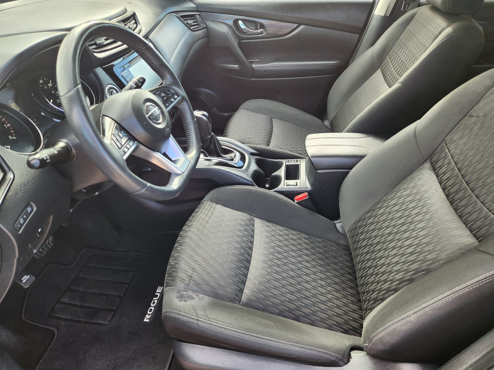 Used 2018 Nissan Rogue SV FWD image 16