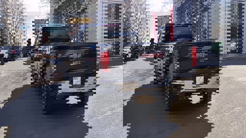 Used 2025 GMC Sierra 3500 SLE w/ SLE Value Package image 7