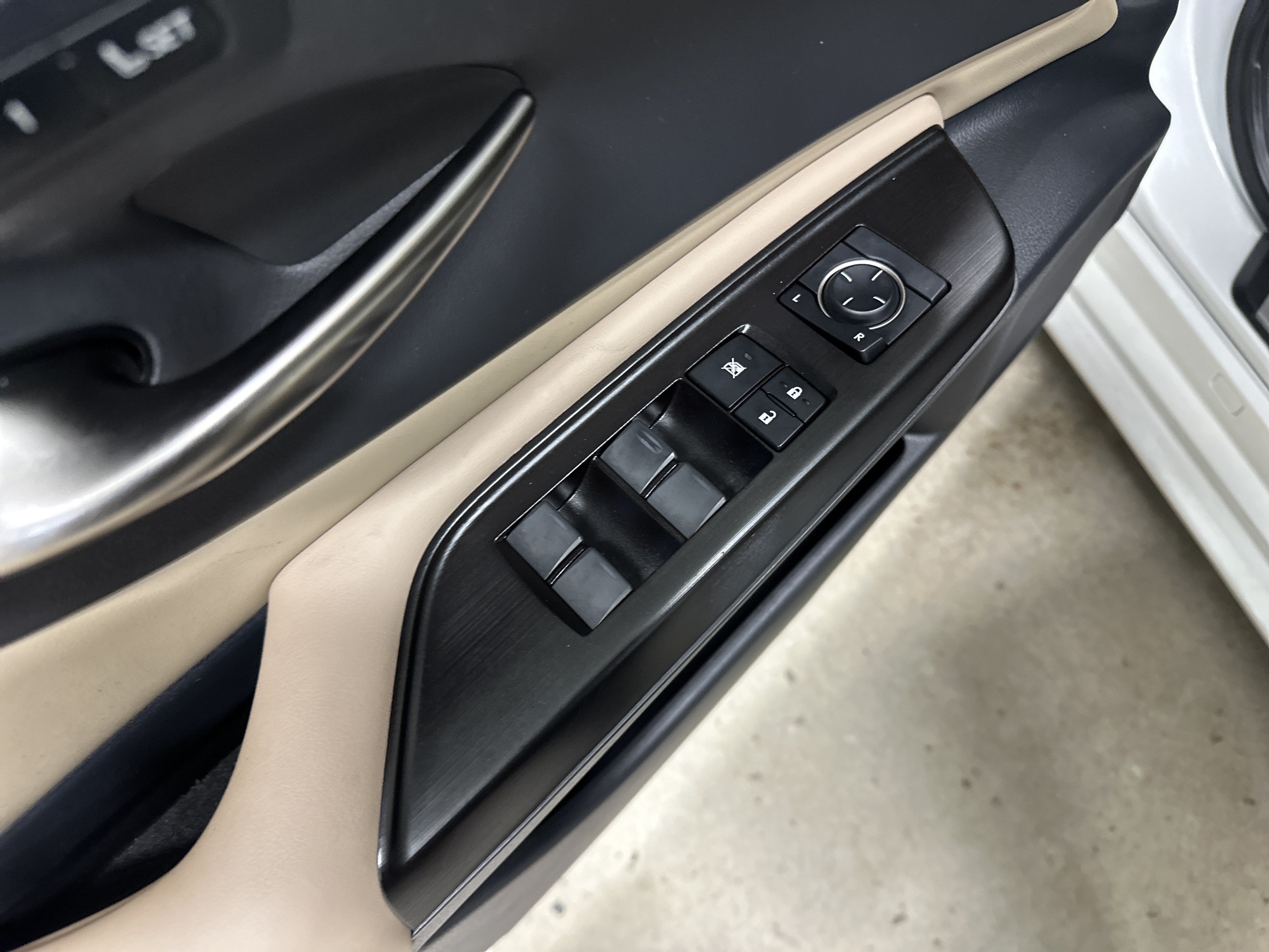 Used 2019 Lexus ES 350 w/ Premium Package FWD image 15
