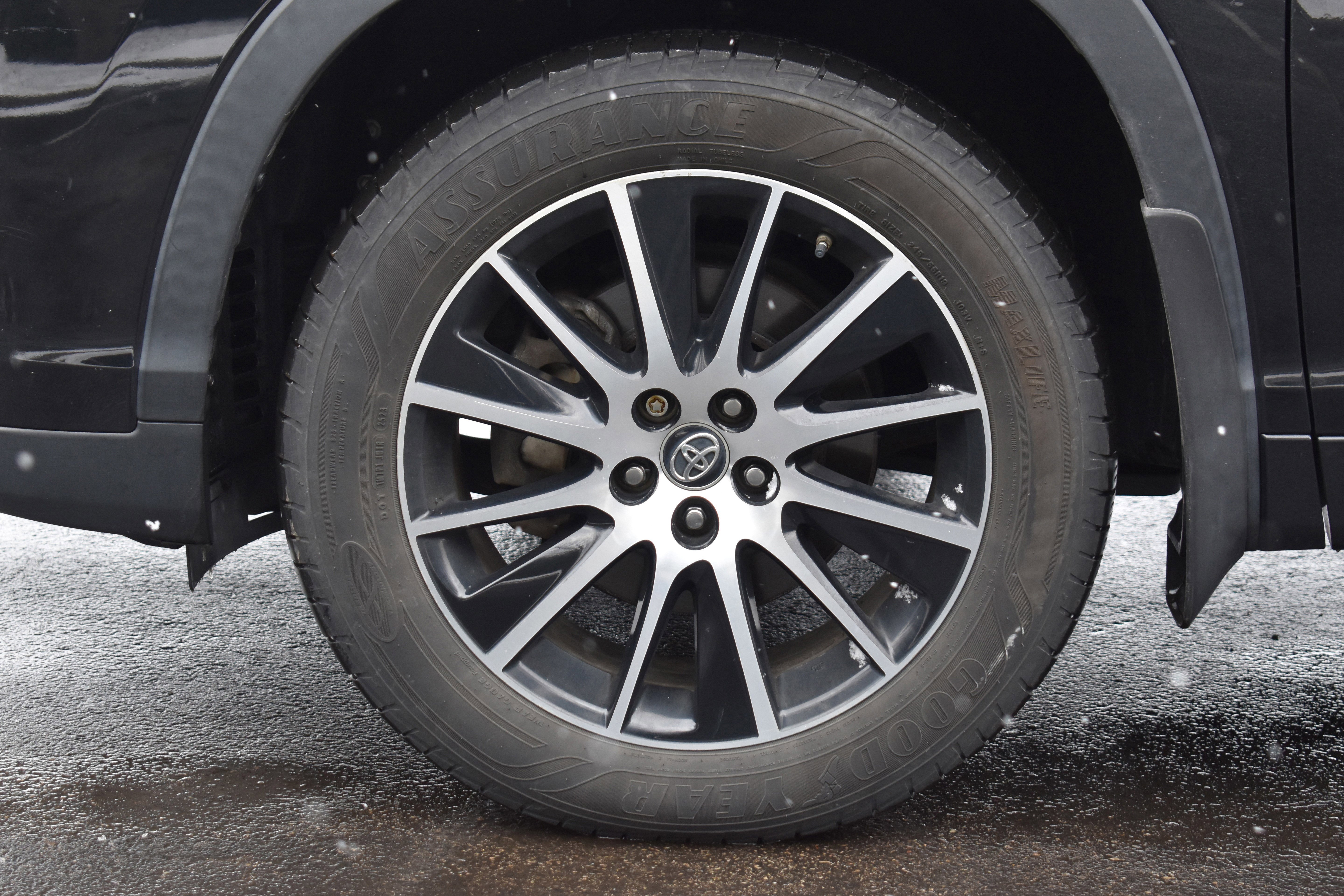 Used 2017 Toyota Highlander SE image 34