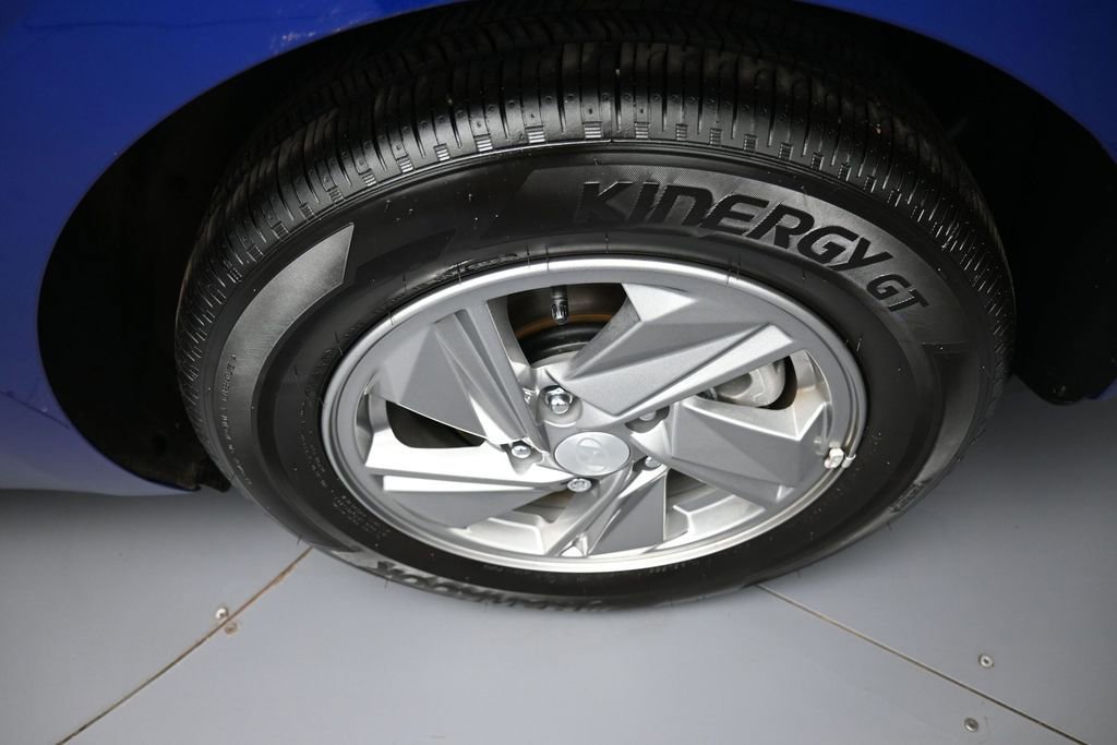 Used 2025 Hyundai Elantra SE FWD image 15