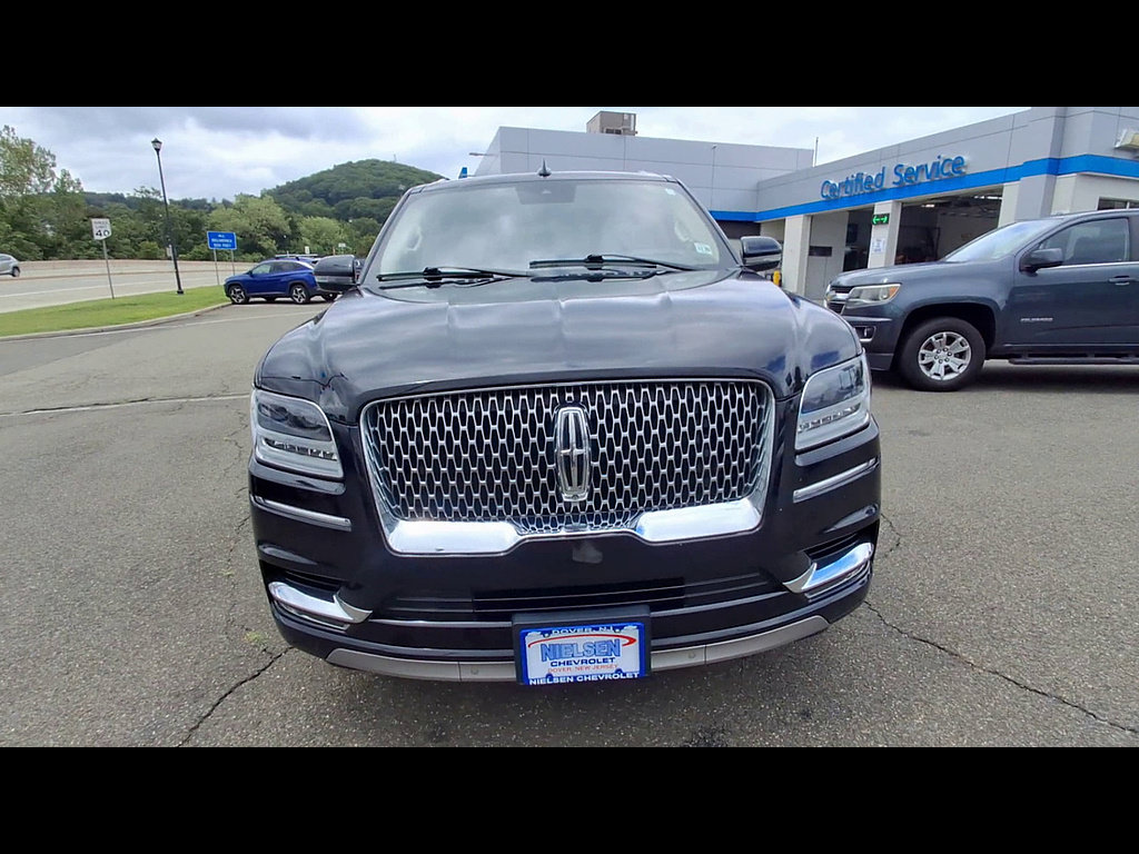 Used 2021 Lincoln Navigator Reserve w/ Luxury Package AWD/4WD image 3