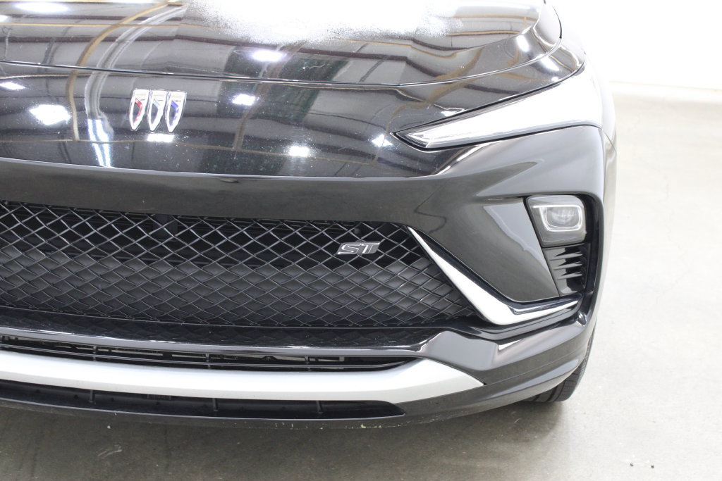 Used 2025 Buick Envista Sport Touring w/ Convenience I Package FWD image 8